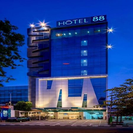 Hotel 88 Grogol By Wh جاكرتا المظهر الخارجي الصورة