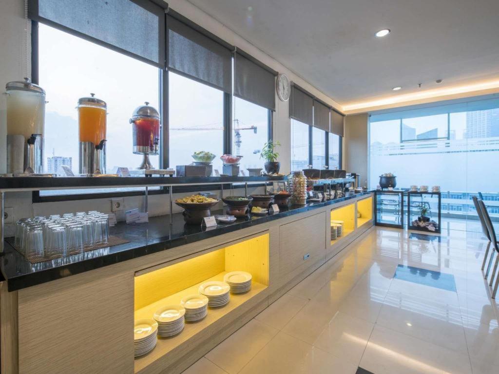 Hotel 88 Grogol By Wh جاكرتا المظهر الخارجي الصورة
