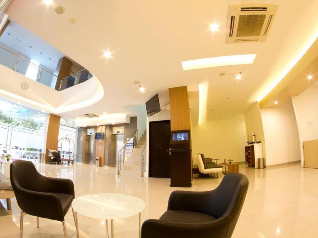 Hotel 88 Grogol By Wh جاكرتا المظهر الخارجي الصورة
