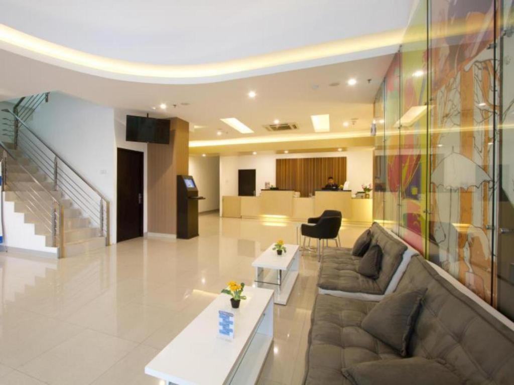 Hotel 88 Grogol By Wh جاكرتا المظهر الخارجي الصورة